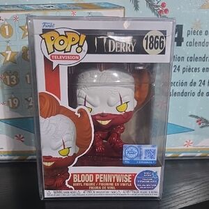 Funko Pop! Television Blood Pennywise Vinyl Figure - White, Red, Yellow, Orange